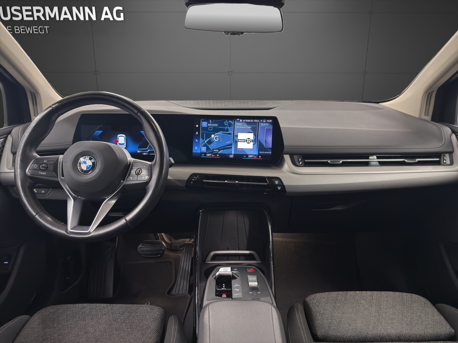 BMW 218d Active Tourer-image-7