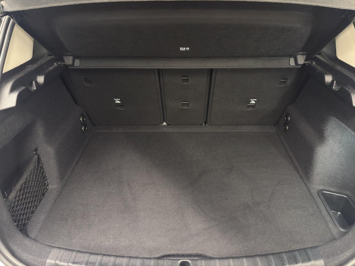 BMW 218d Active Tourer-image-20