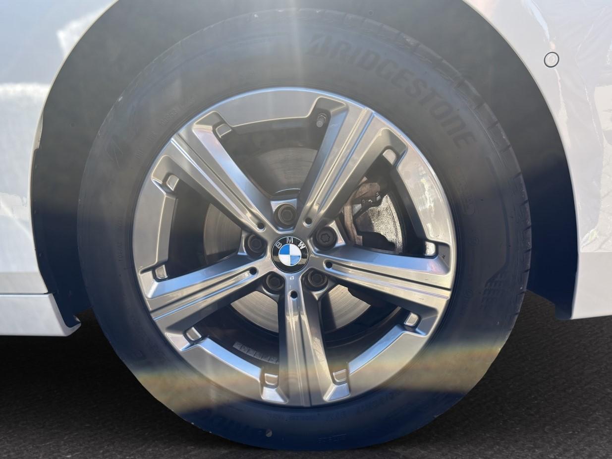BMW 218d Active Tourer-image-11
