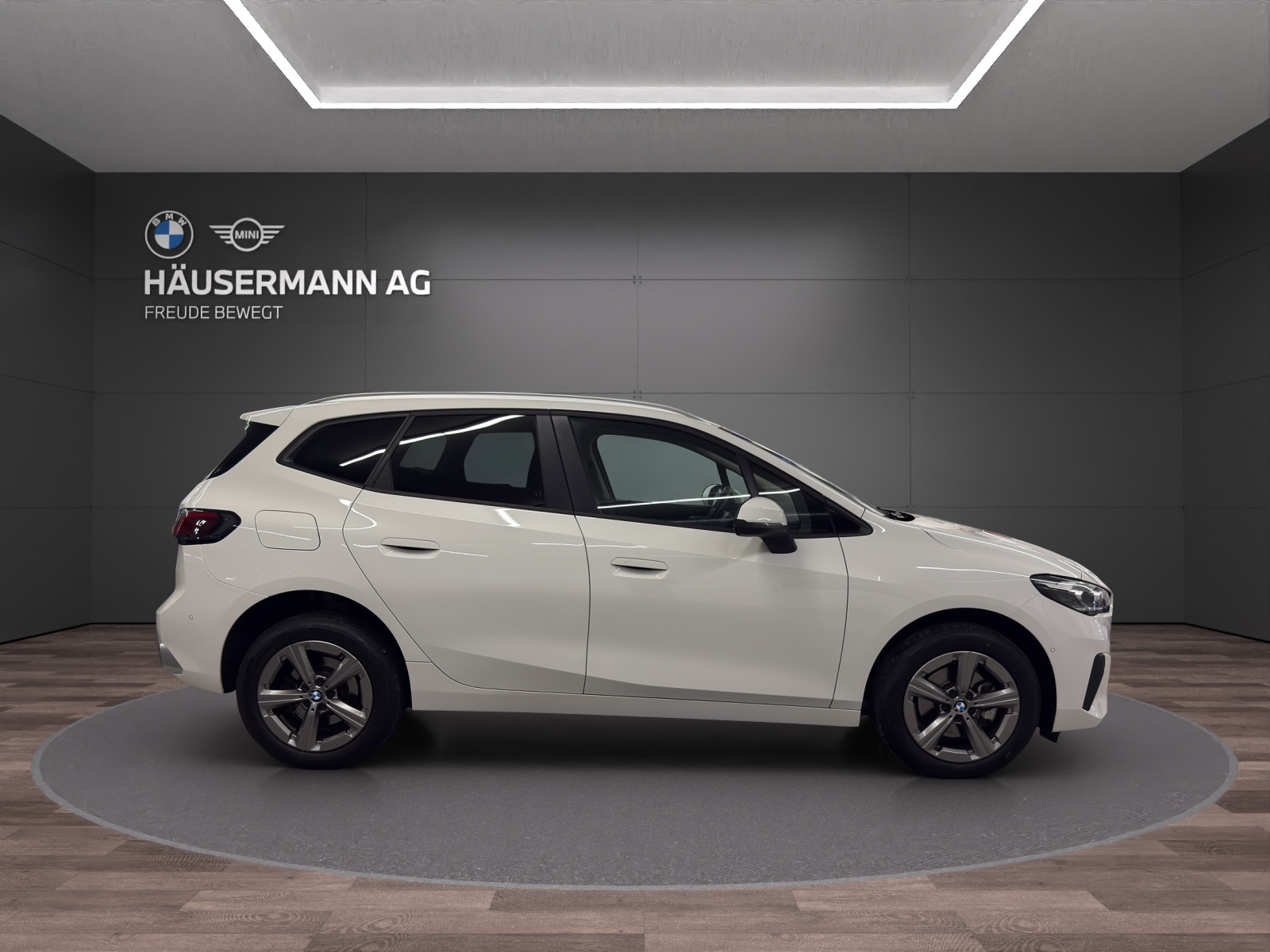 BMW 218d Active Tourer-image-3