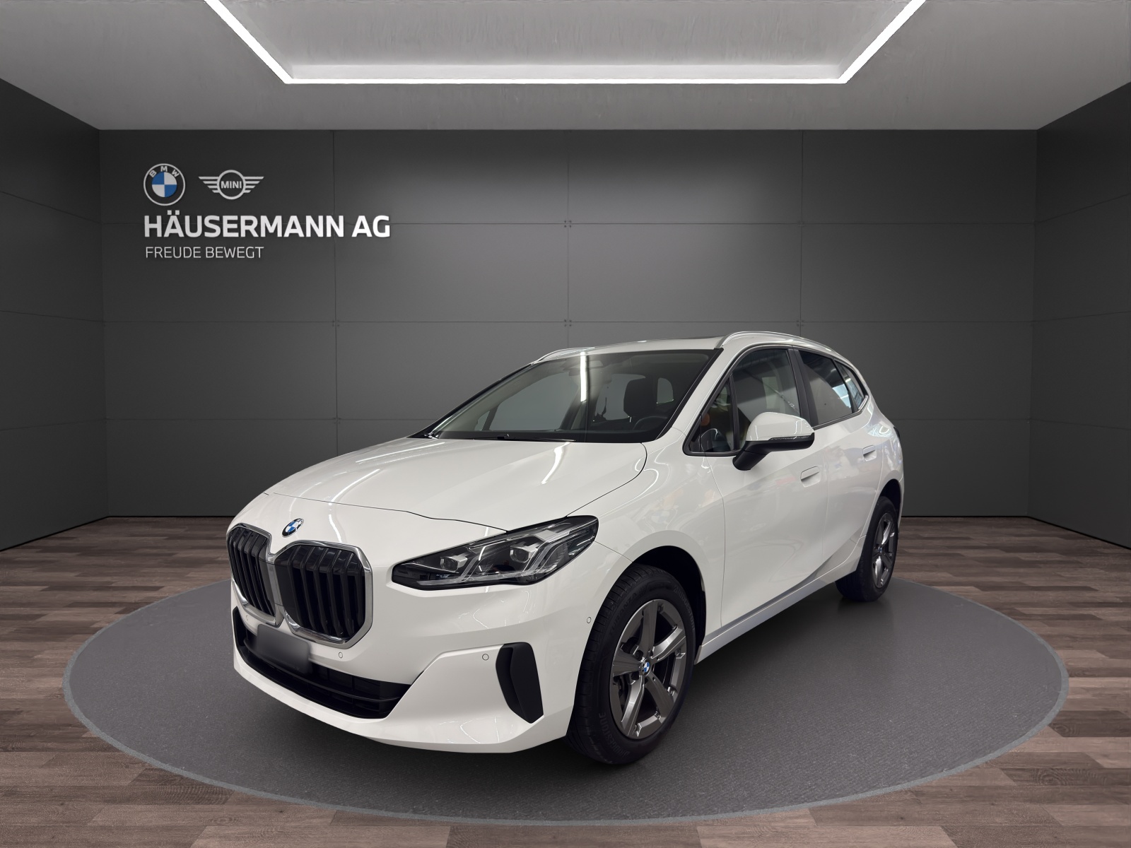 BMW 218d Active Tourer-image-0