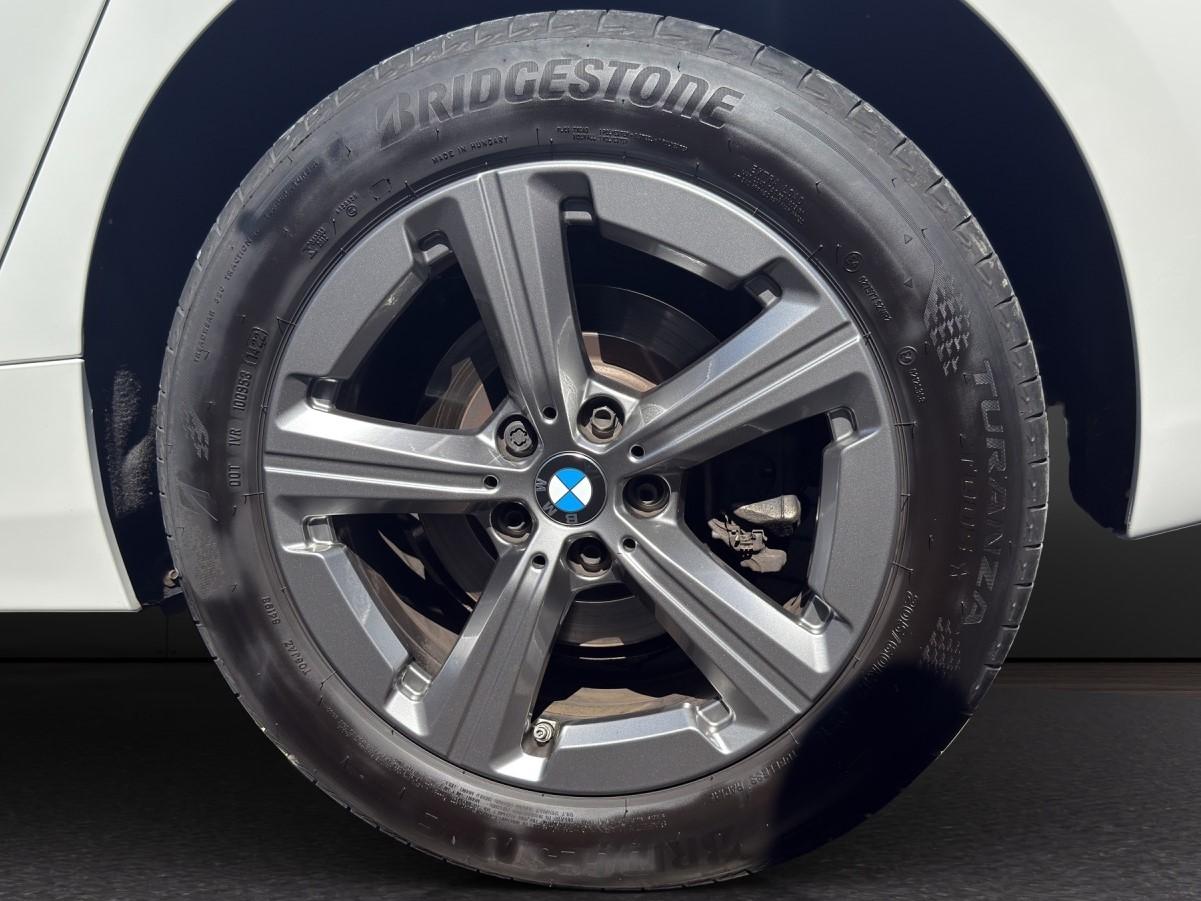 BMW 218d Active Tourer-image-10