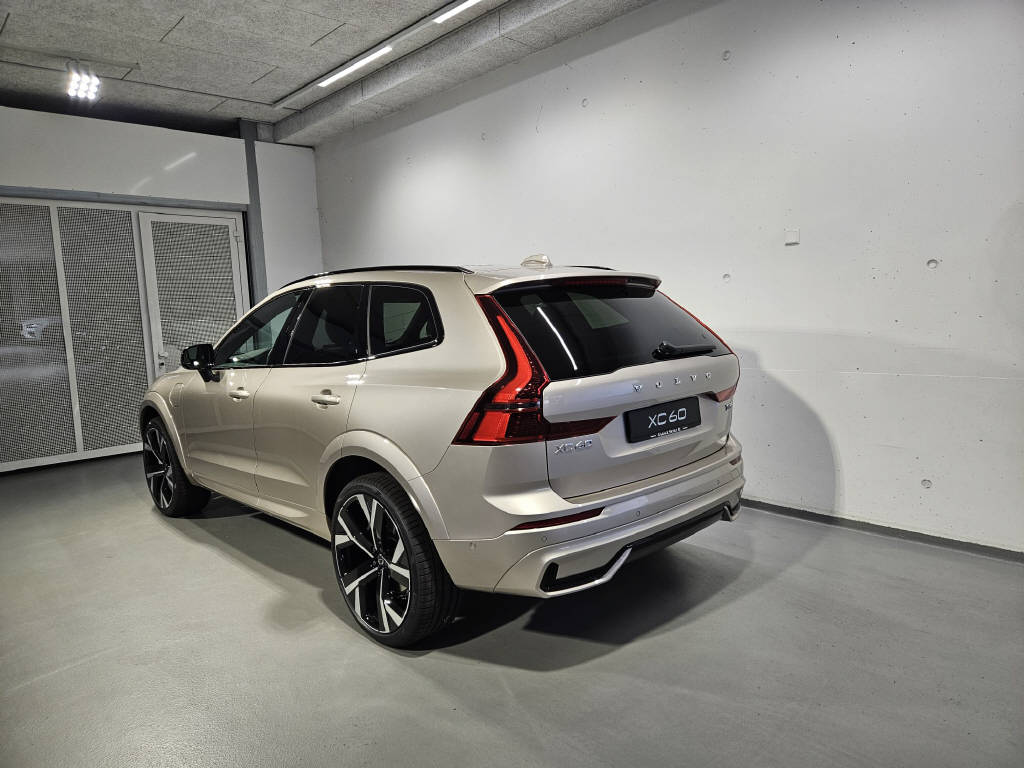 VOLVO XC60 2.0 T8 TE Ultra Dark eAWD-image-2
