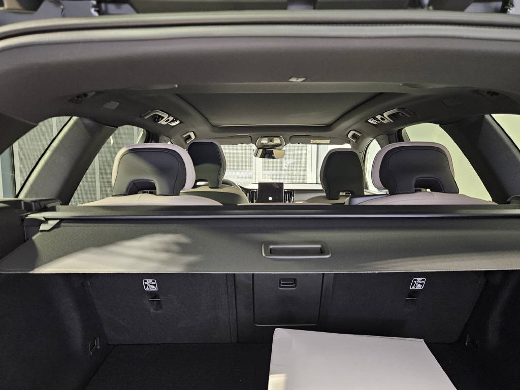 VOLVO XC60 2.0 T8 TE Ultra Dark eAWD-image-8