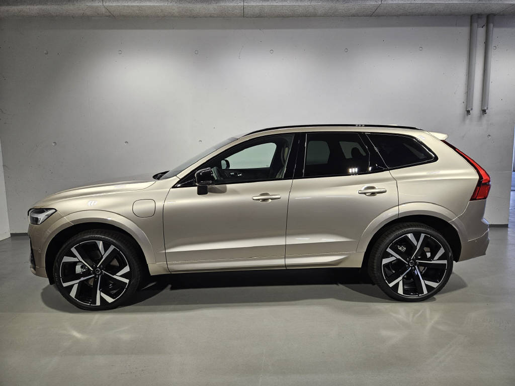 VOLVO XC60 2.0 T8 TE Ultra Dark eAWD-image-1