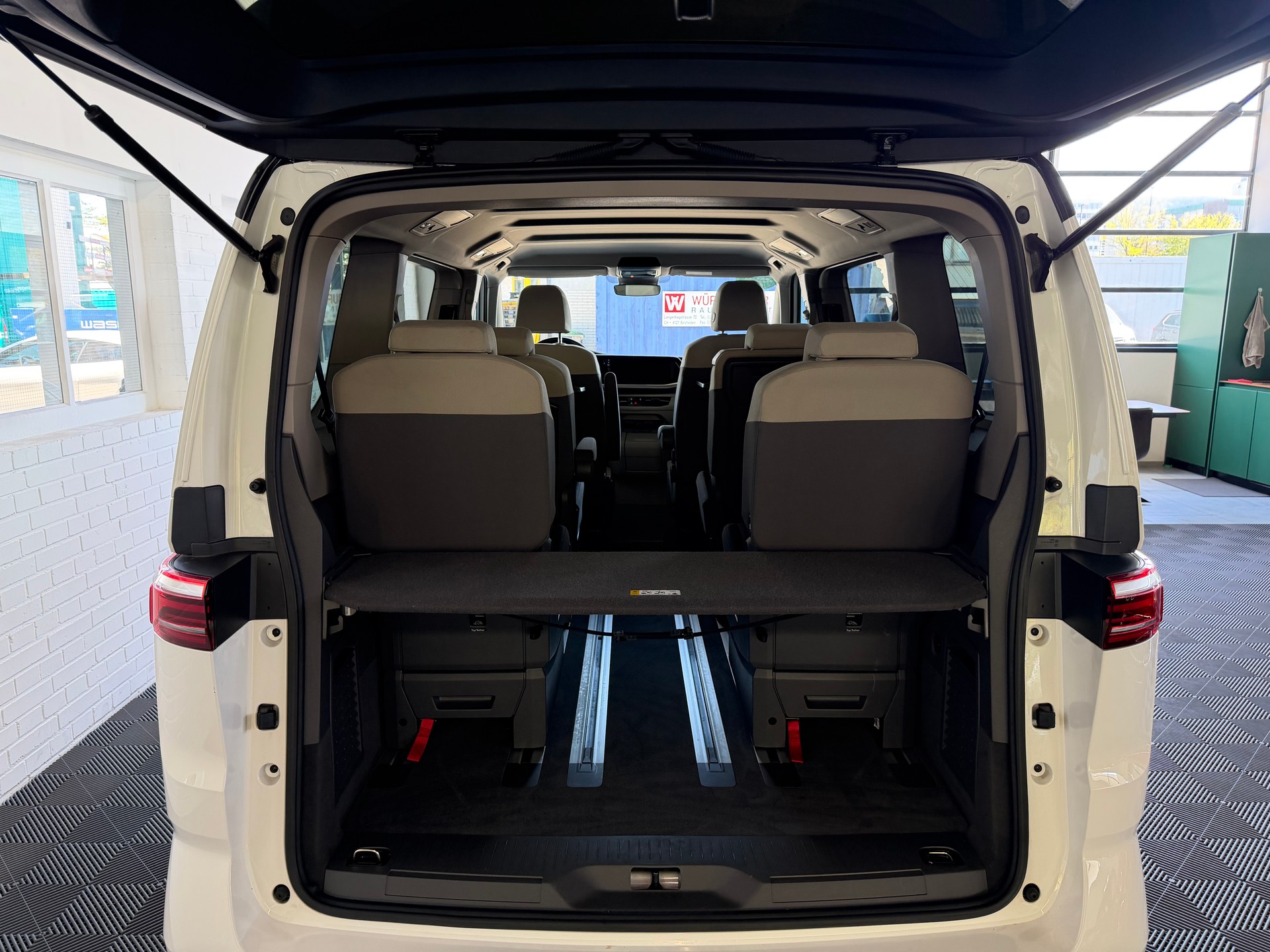 VW Multivan 2.0 TDI * EDITION * Life DSG-image-9