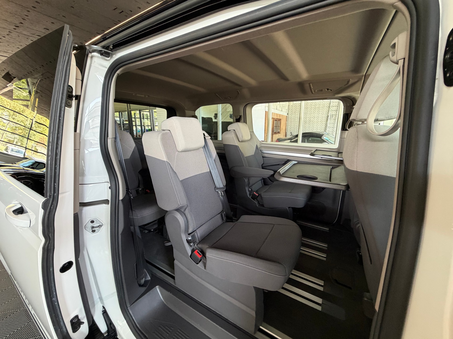 VW Multivan 2.0 TDI * EDITION * Life DSG-image-10