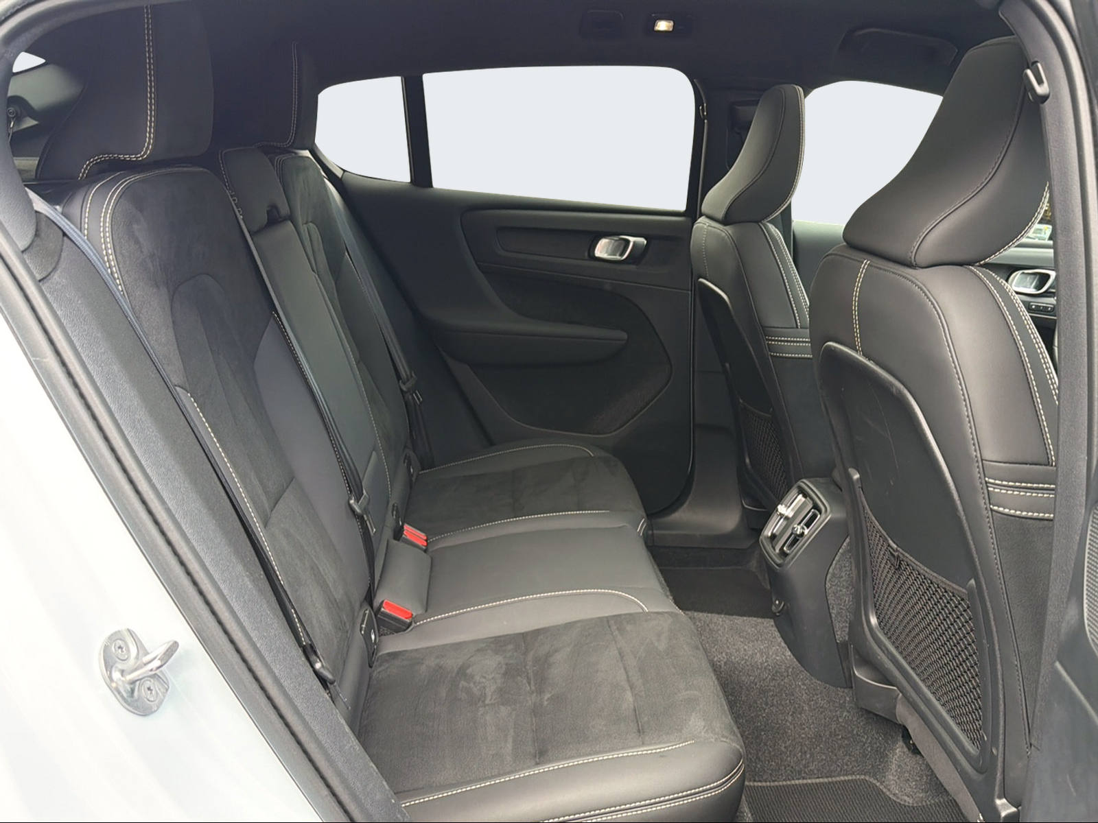VOLVO C40 E80 Ultimate AWD-image-12