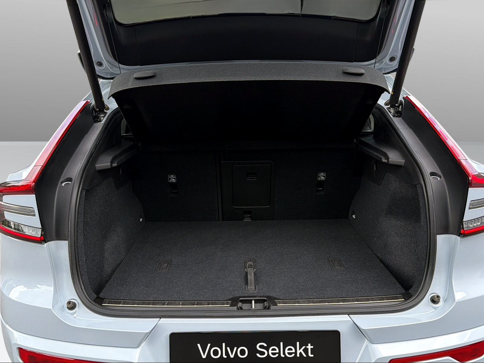 VOLVO C40 E80 Ultimate AWD-image-9