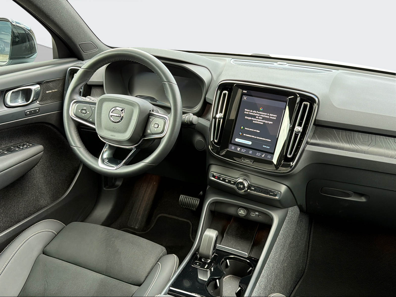 VOLVO C40 E80 Ultimate AWD-image-15