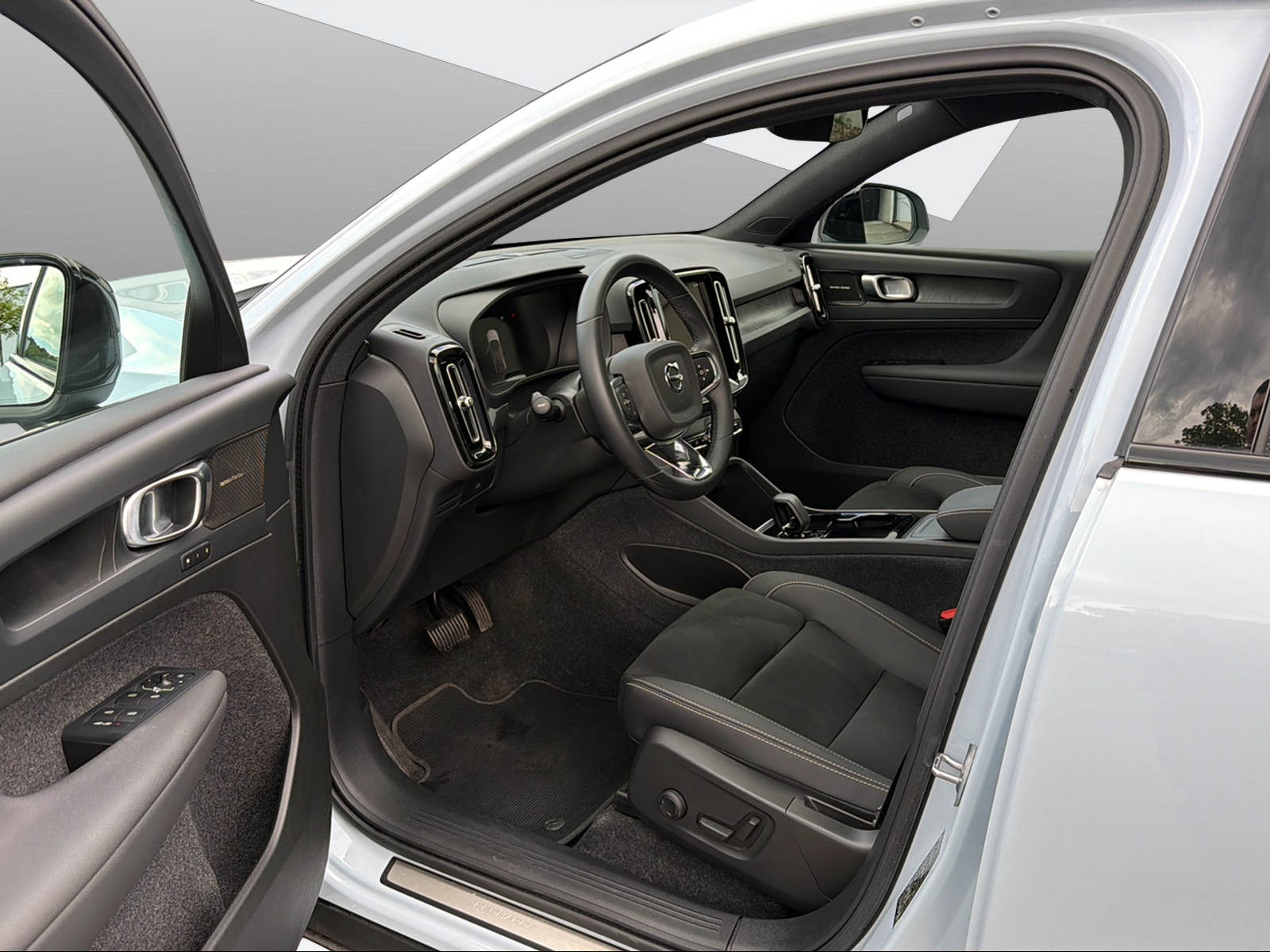 VOLVO C40 E80 Ultimate AWD-image-10