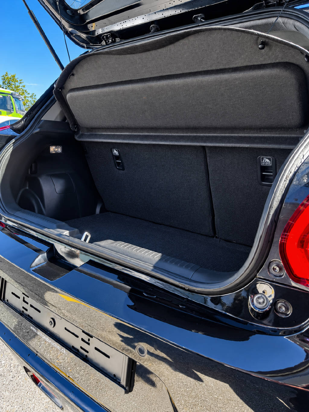 SUZUKI Swift 1.2 Compact Top Hybrid-image-12