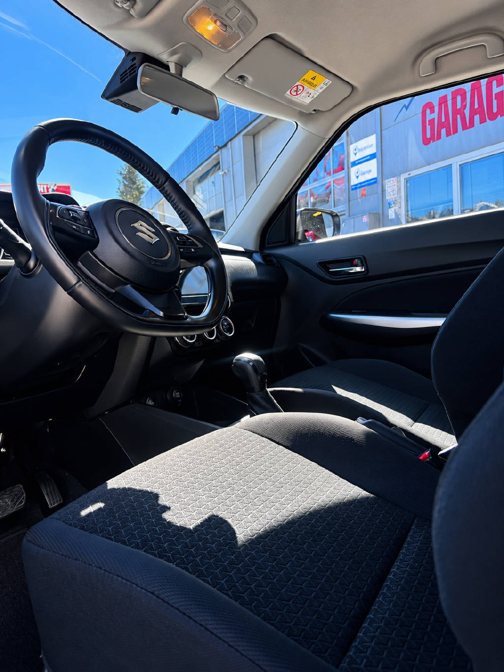 SUZUKI Swift 1.2 Compact Top Hybrid-image-6
