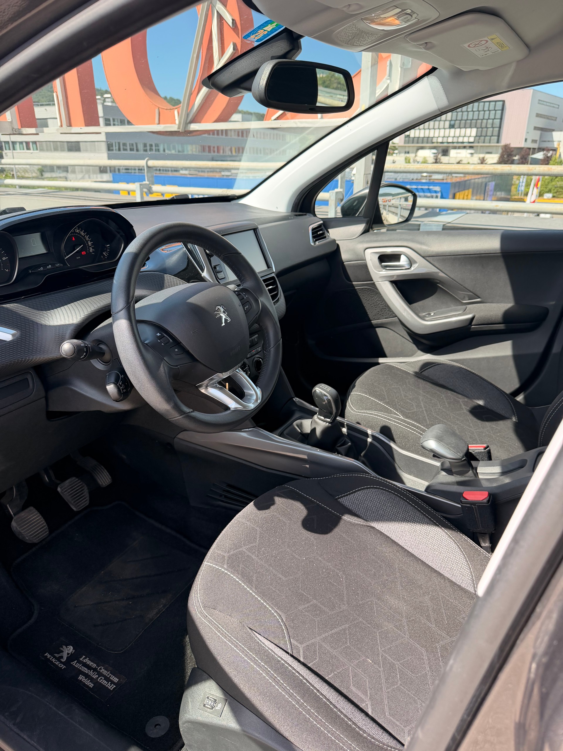 PEUGEOT 2008 1.2 PureTech Active-image-10