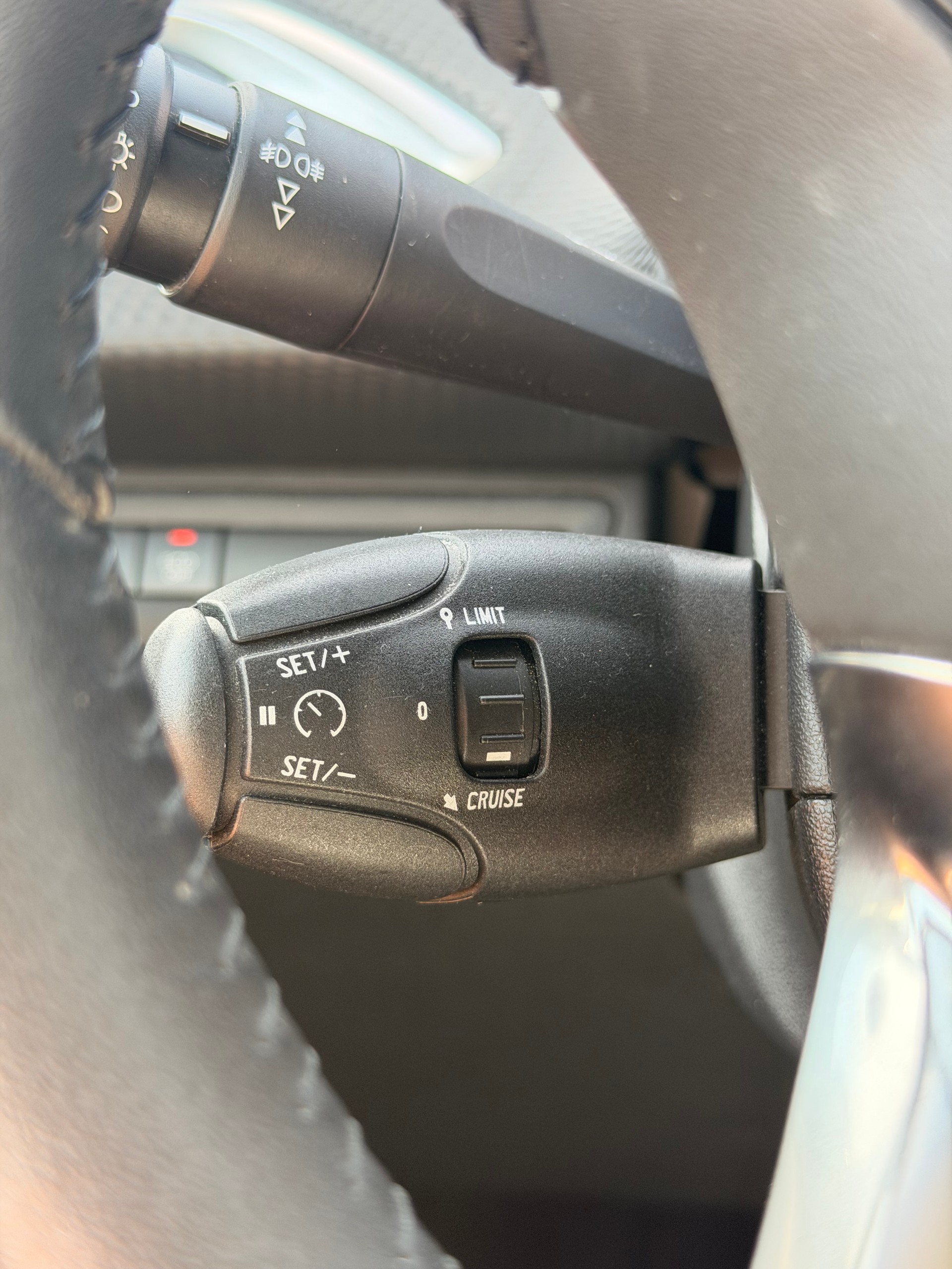 PEUGEOT 2008 1.2 PureTech Active-image-13