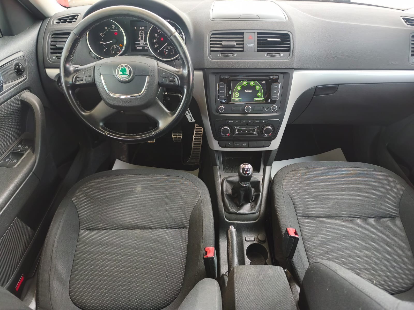 SKODA Yeti 1.8 TSI Elegance 4x4-image-15
