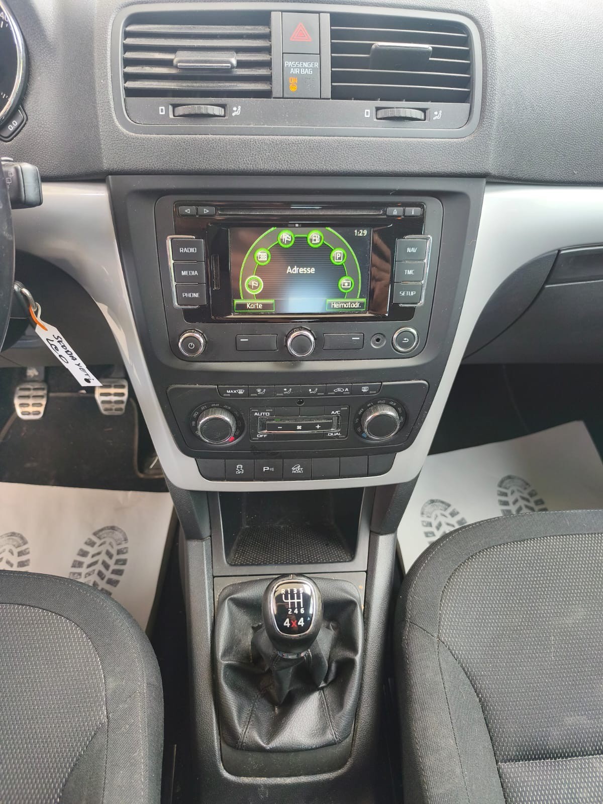SKODA Yeti 1.8 TSI Elegance 4x4-image-24