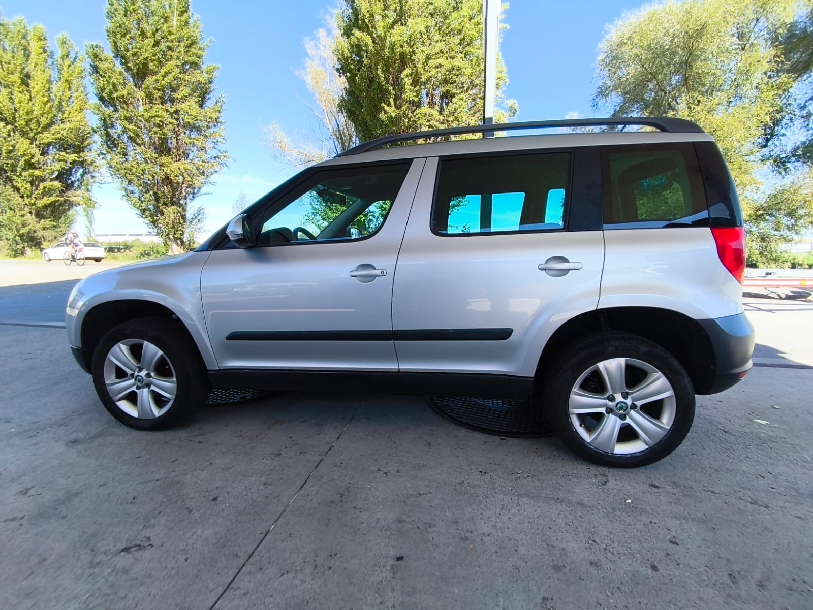 SKODA Yeti 1.8 TSI Elegance 4x4-image-8