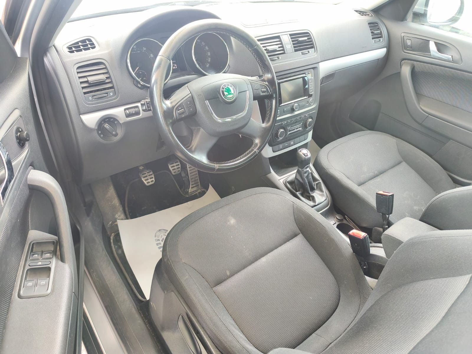 SKODA Yeti 1.8 TSI Elegance 4x4-image-13