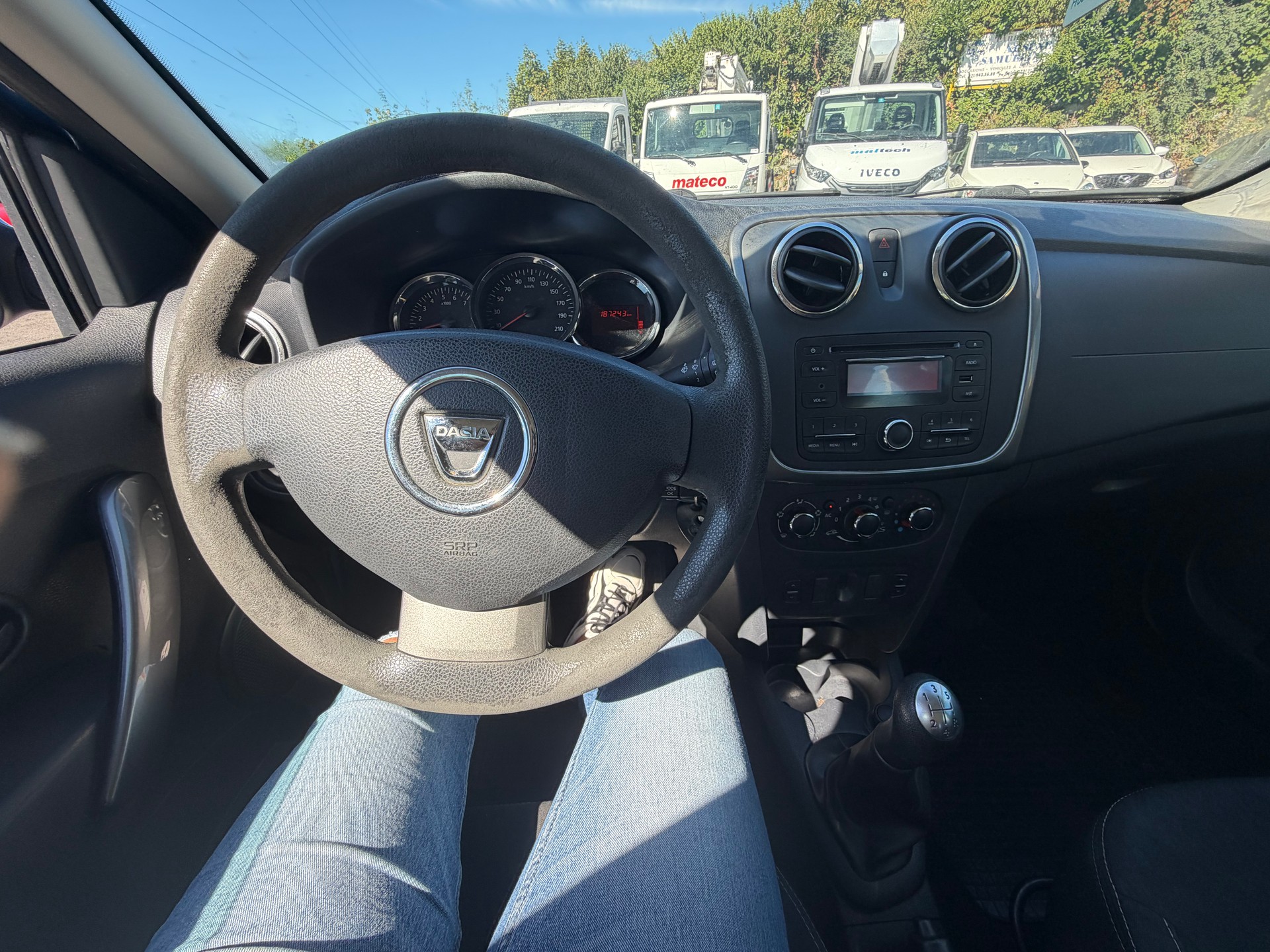 DACIA Sandero 1.5 dCi Lauréate-image-7