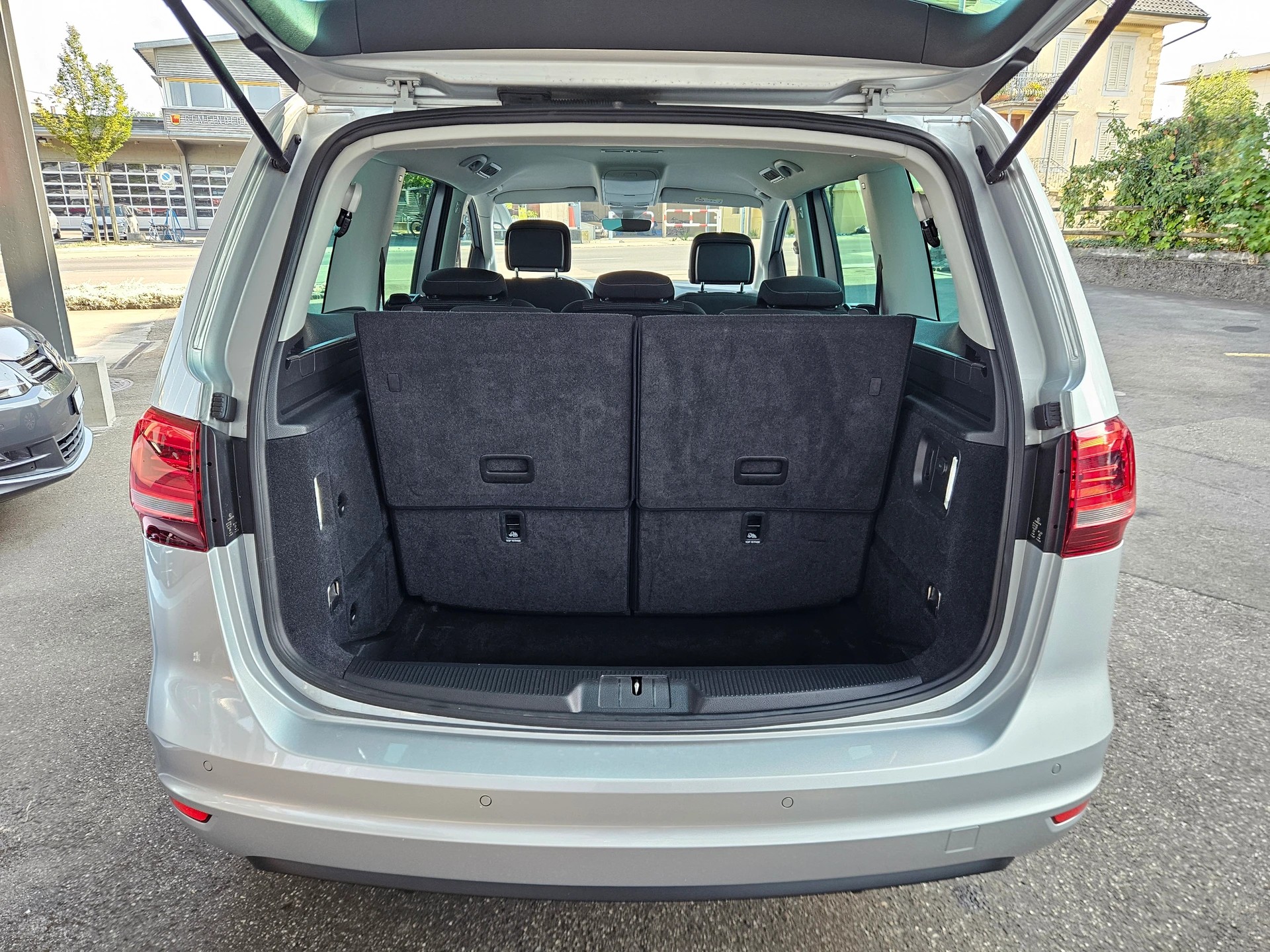 VW Sharan 1.4 TSI BlMT Comfortline DSG-image-9