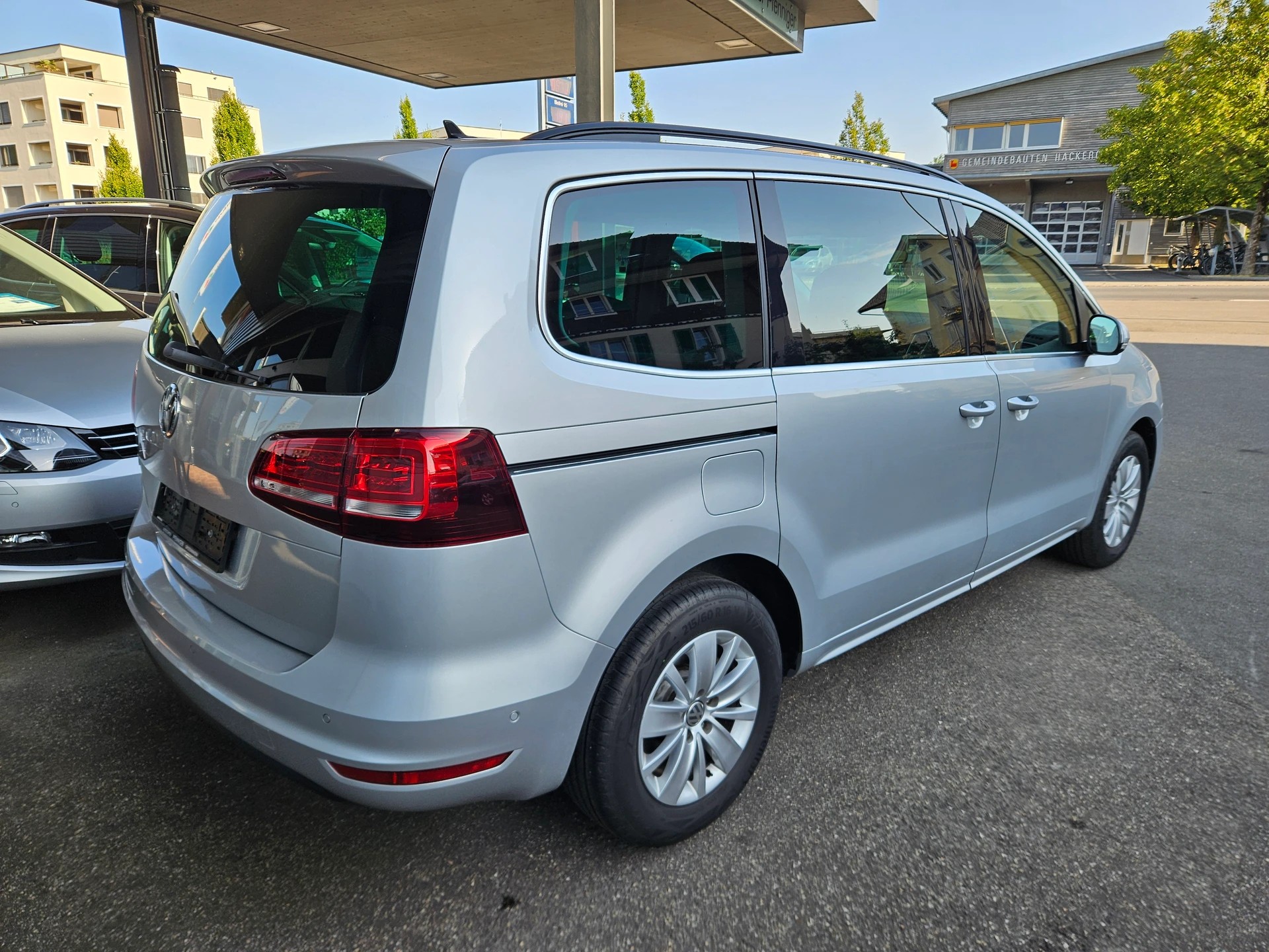 VW Sharan 1.4 TSI BlMT Comfortline DSG-image-1