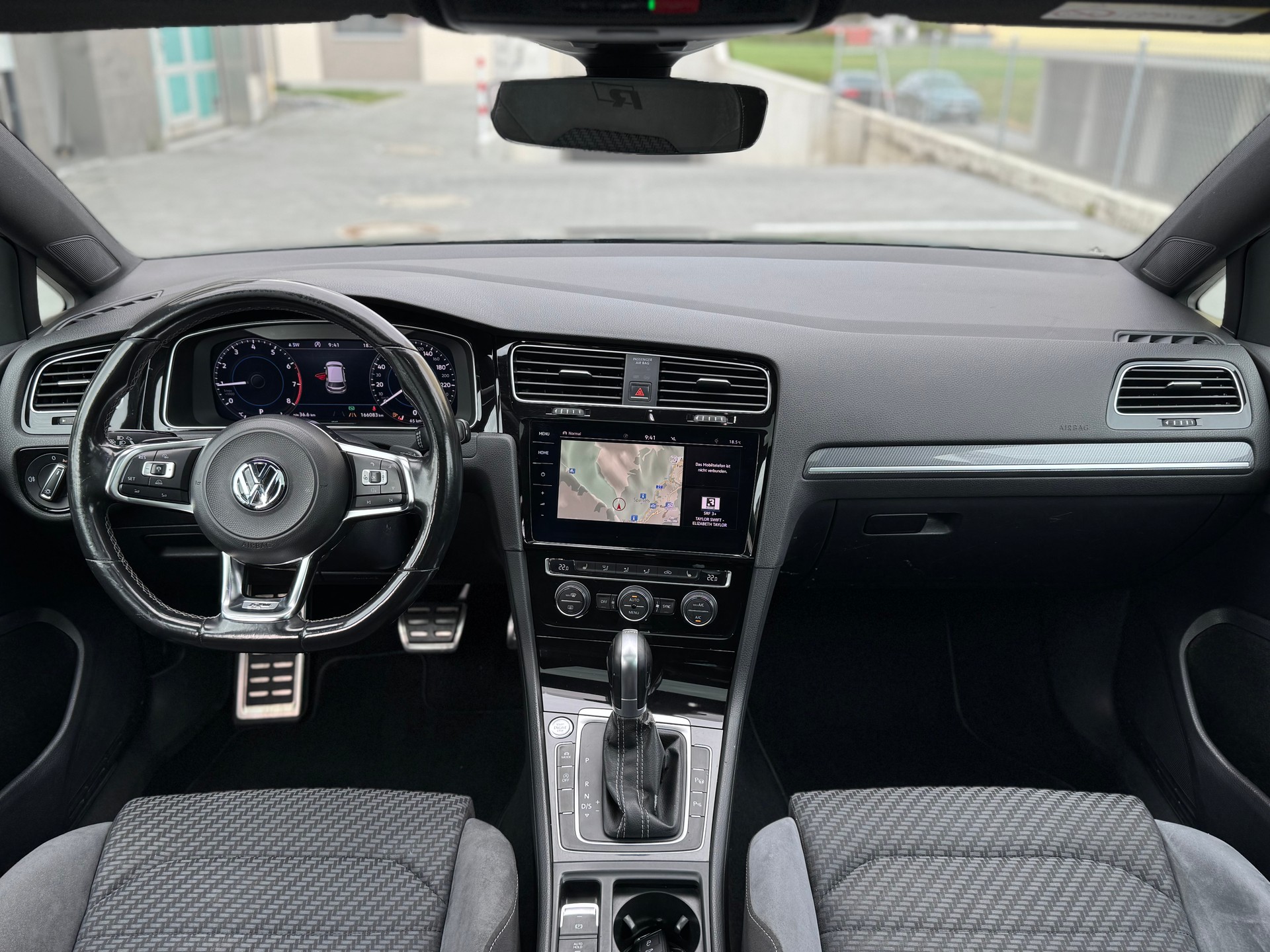 VW Golf 1.5 TSI Highline R-Line DSG-image-9