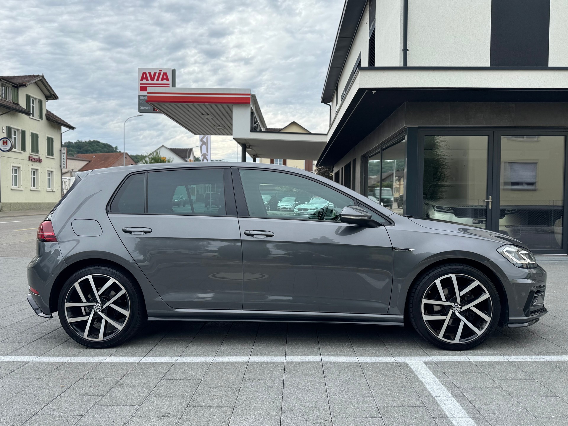 VW Golf 1.5 TSI Highline R-Line DSG-image-5
