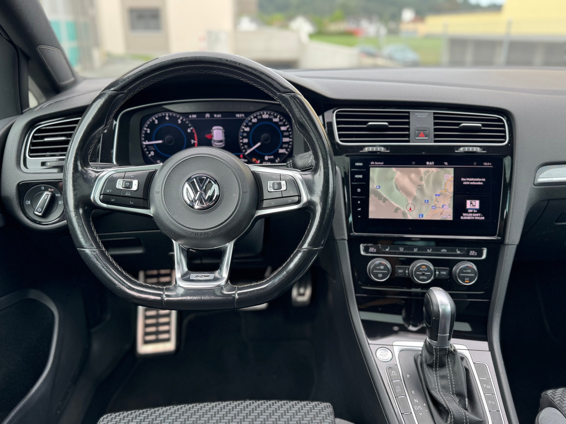 VW Golf 1.5 TSI Highline R-Line DSG-image-10