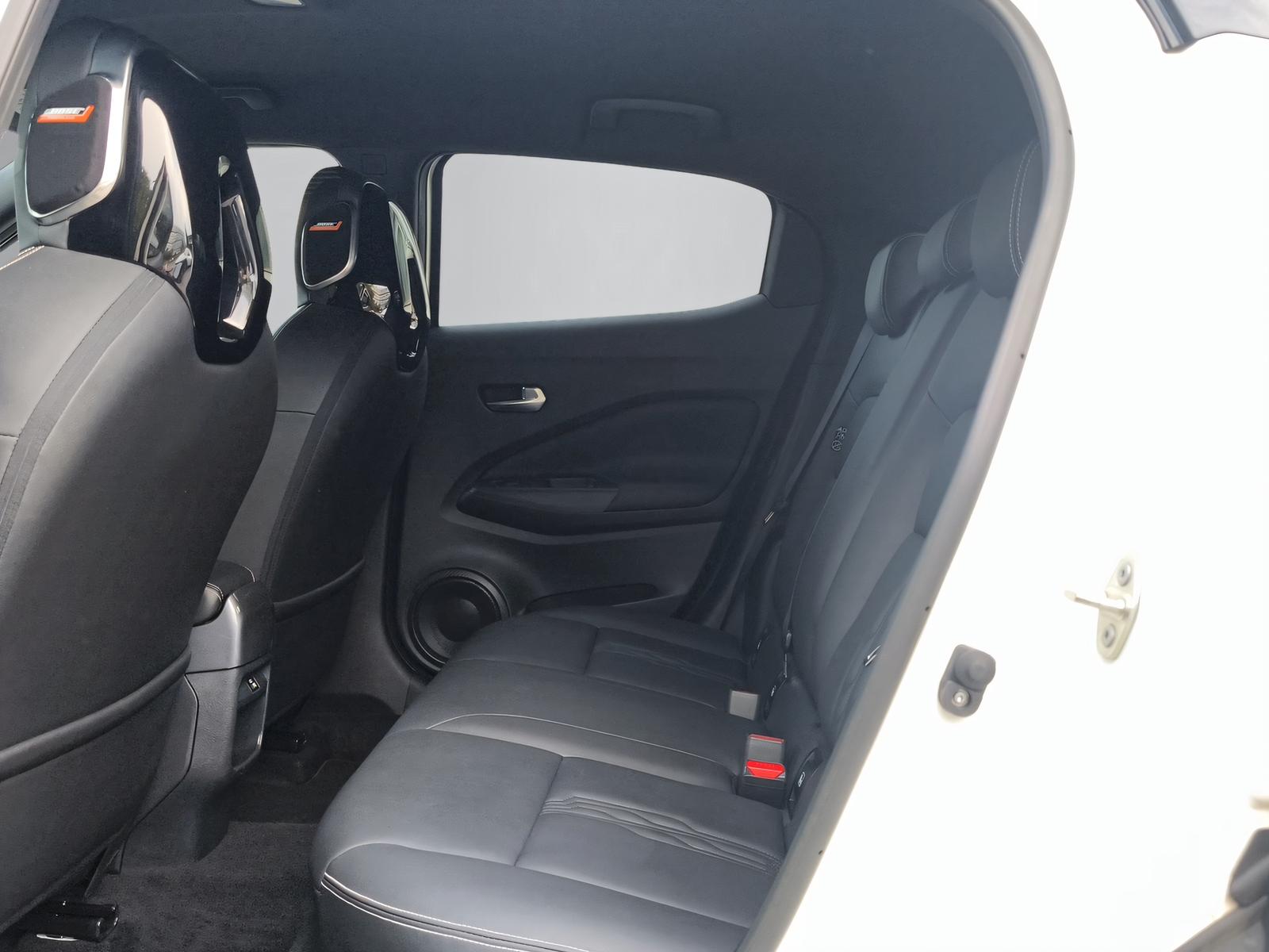 NISSAN Juke 1.6 Hybrid Tekna-image-9