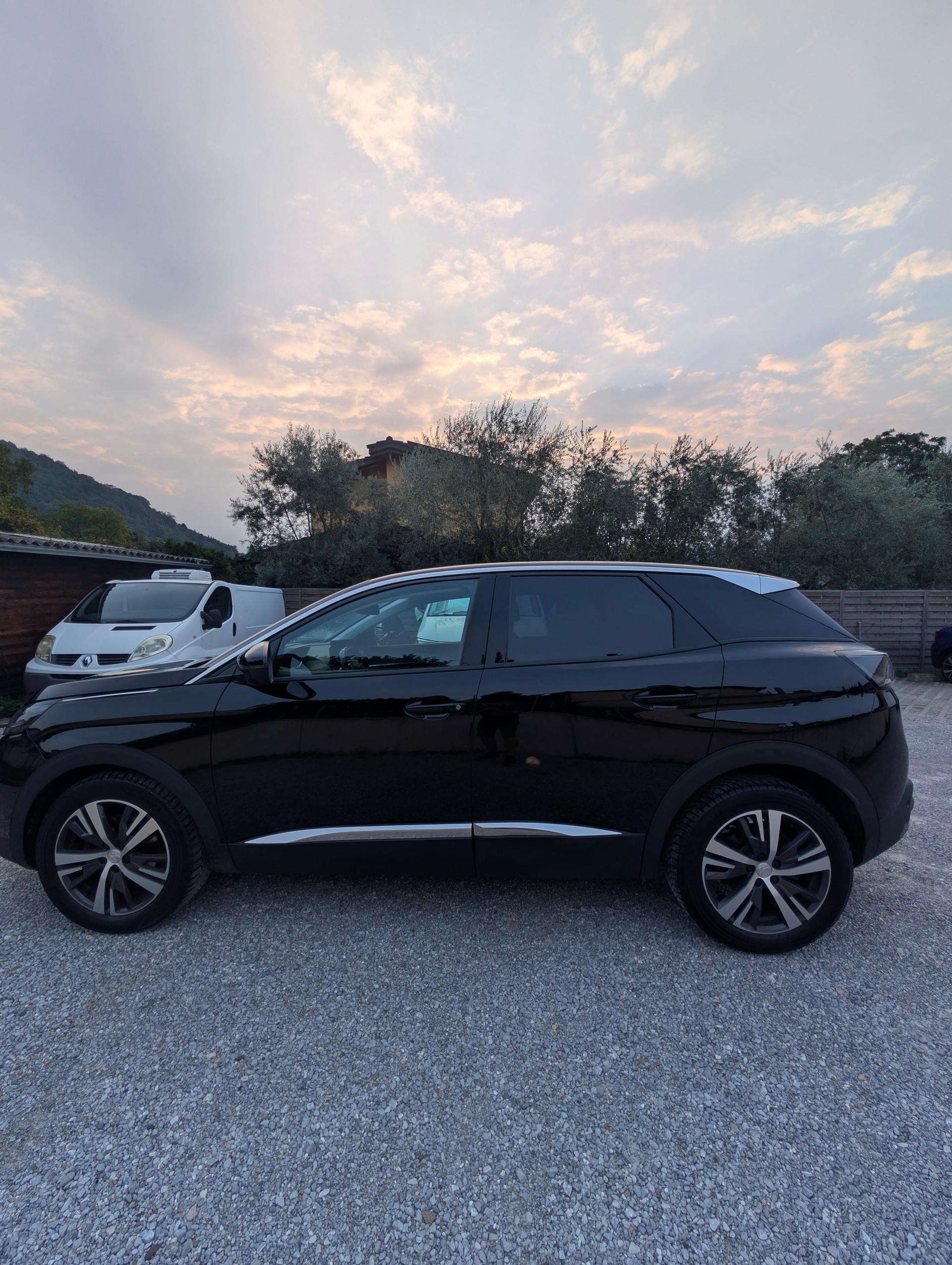 PEUGEOT 1.5 BlueHDi Allure Pack-image-2