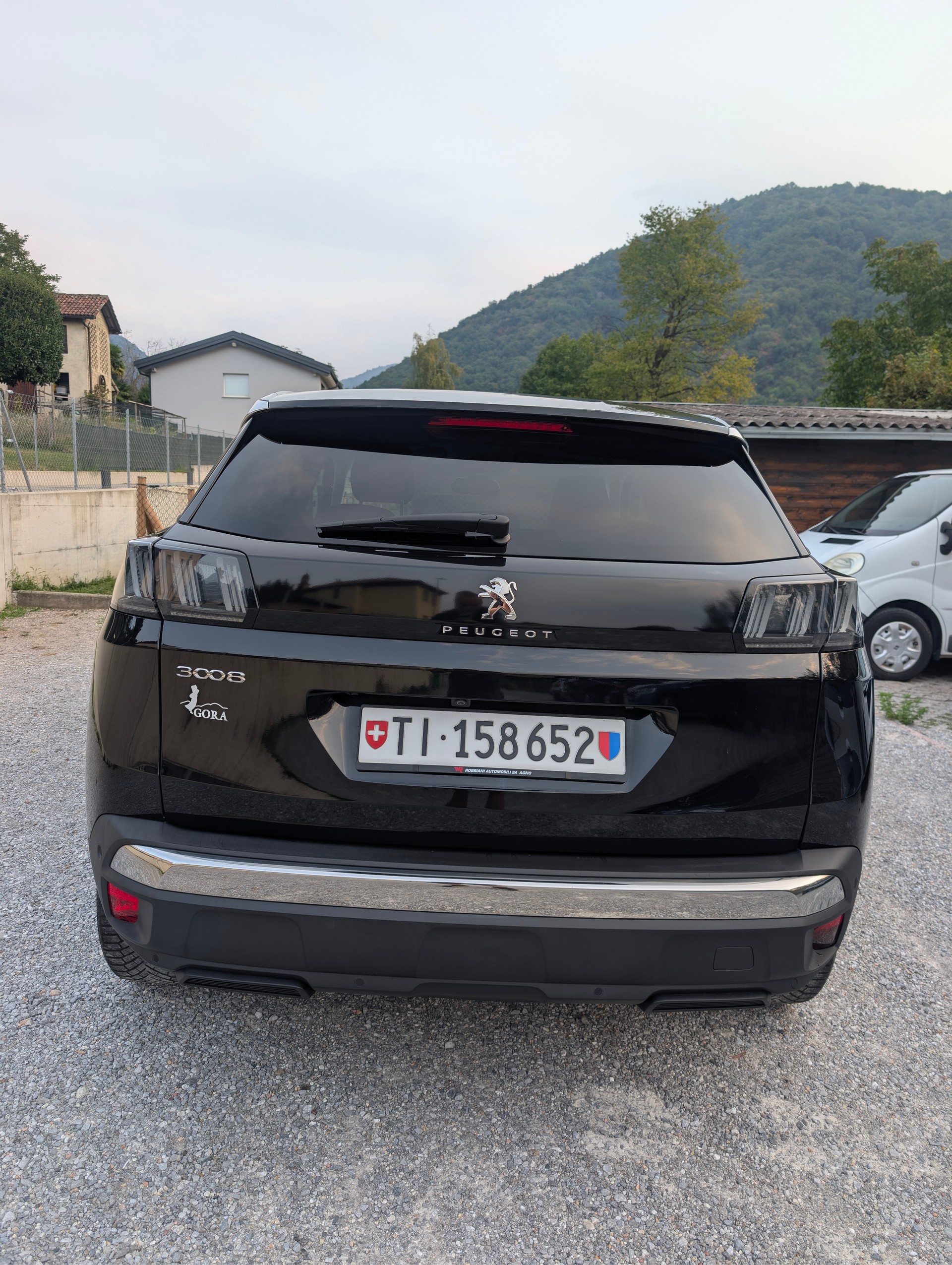 PEUGEOT 1.5 BlueHDi Allure Pack-image-3