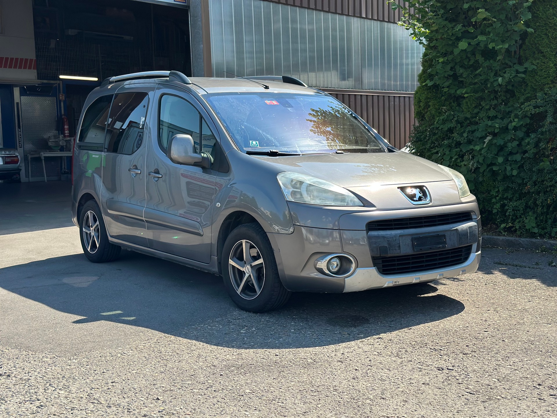 PEUGEOT Partner 1.6 Trendy Clim (Pack)-image-1