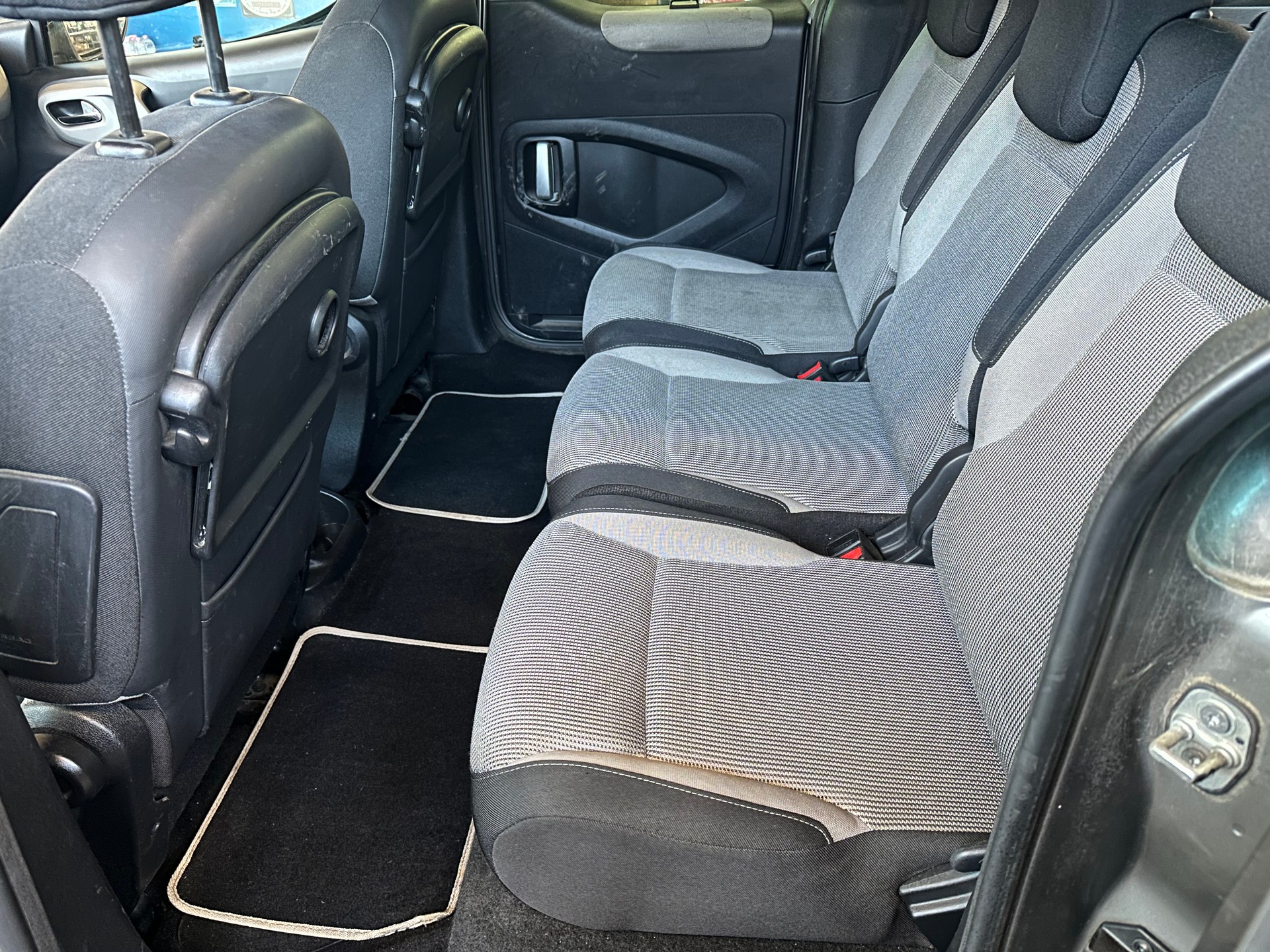 PEUGEOT Partner 1.6 Trendy Clim (Pack)-image-12