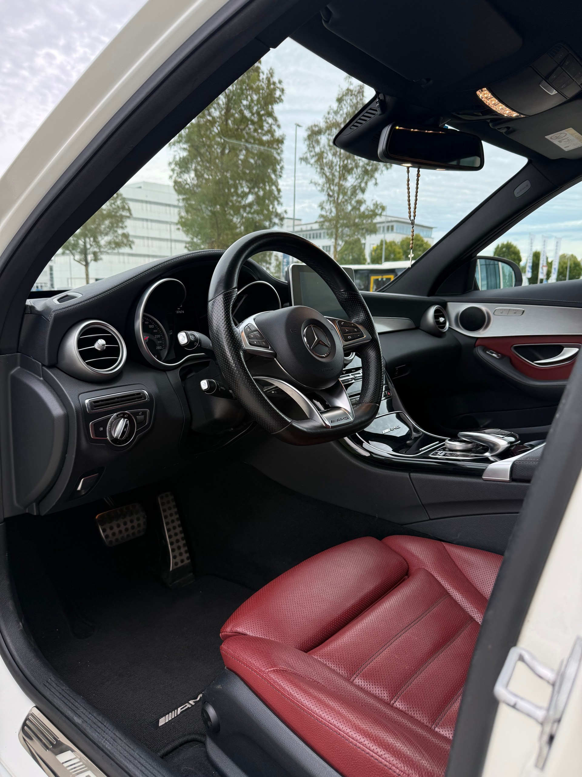 MERCEDES-BENZ C 400 AMG Line 4matic-image-4