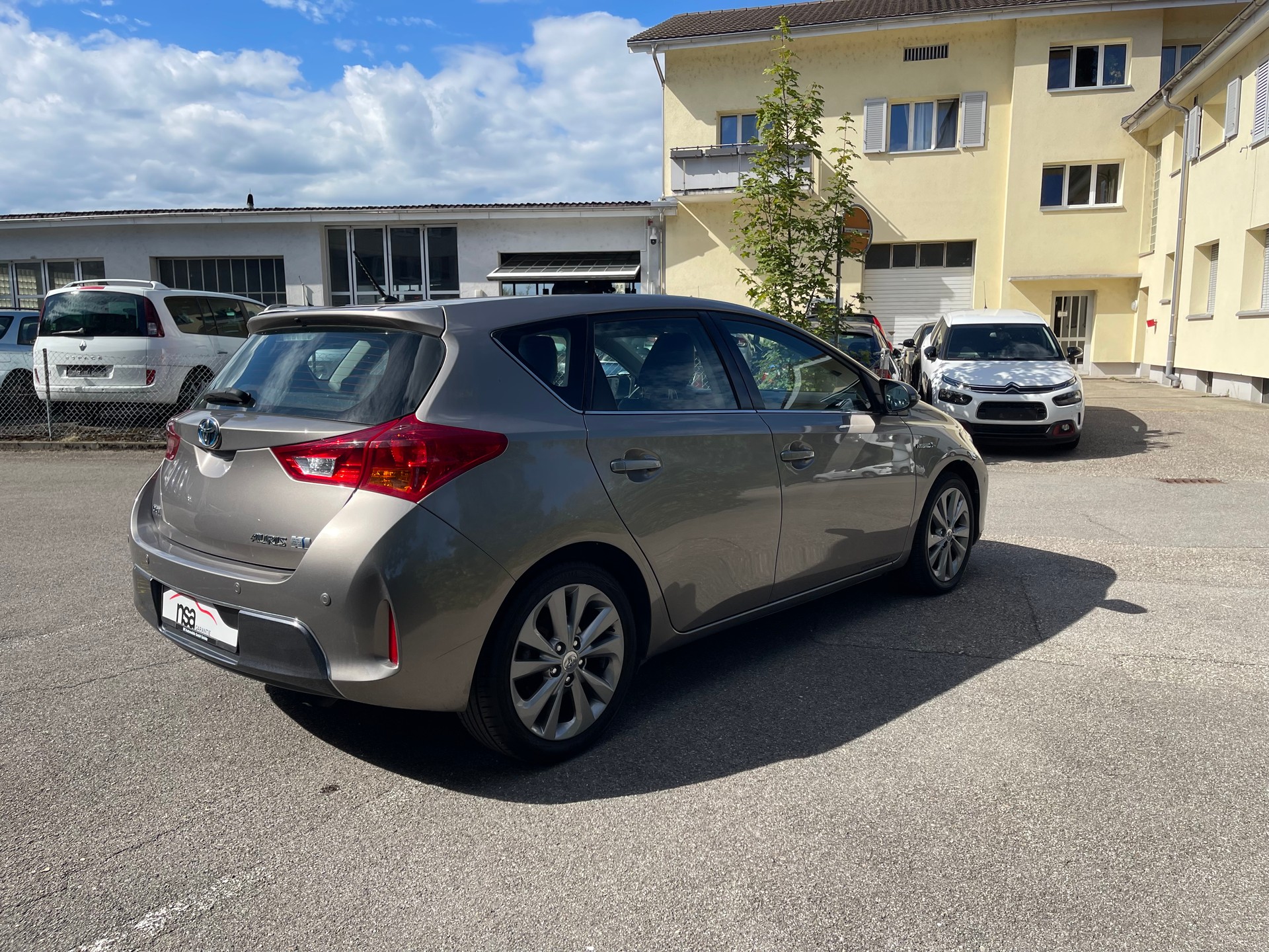 TOYOTA Auris 1.8 16V HSD Linea Luna-image-4