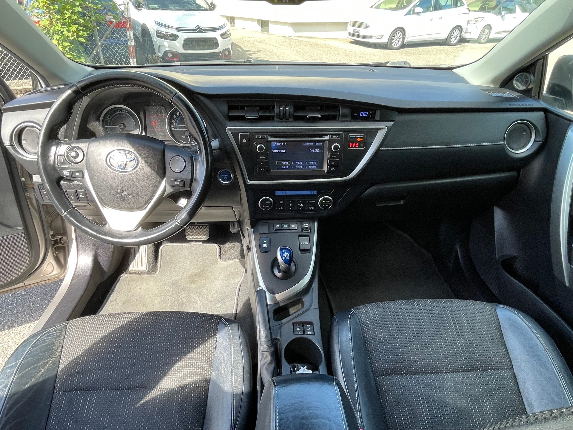 TOYOTA Auris 1.8 16V HSD Linea Luna-image-9