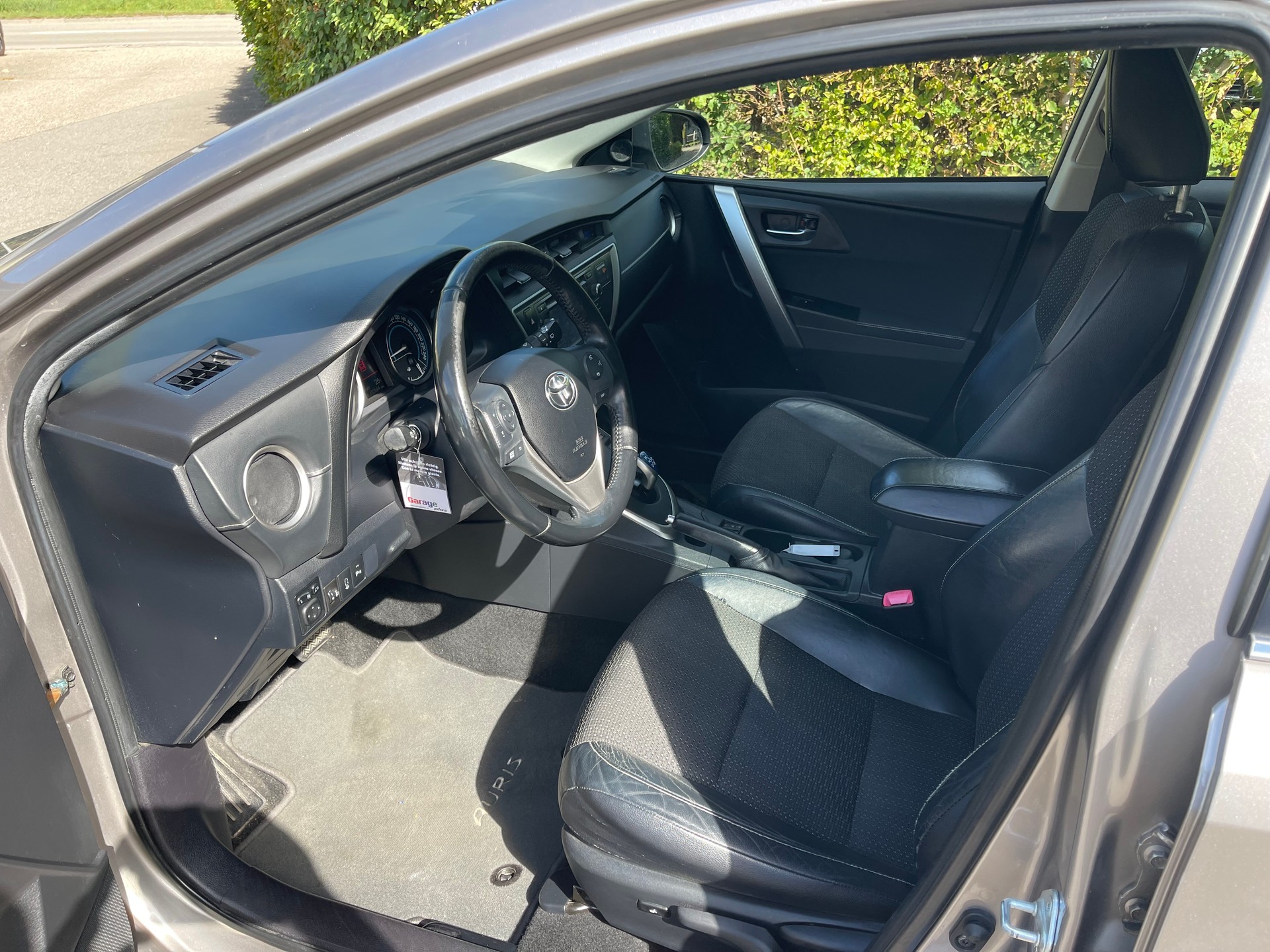 TOYOTA Auris 1.8 16V HSD Linea Luna-image-6