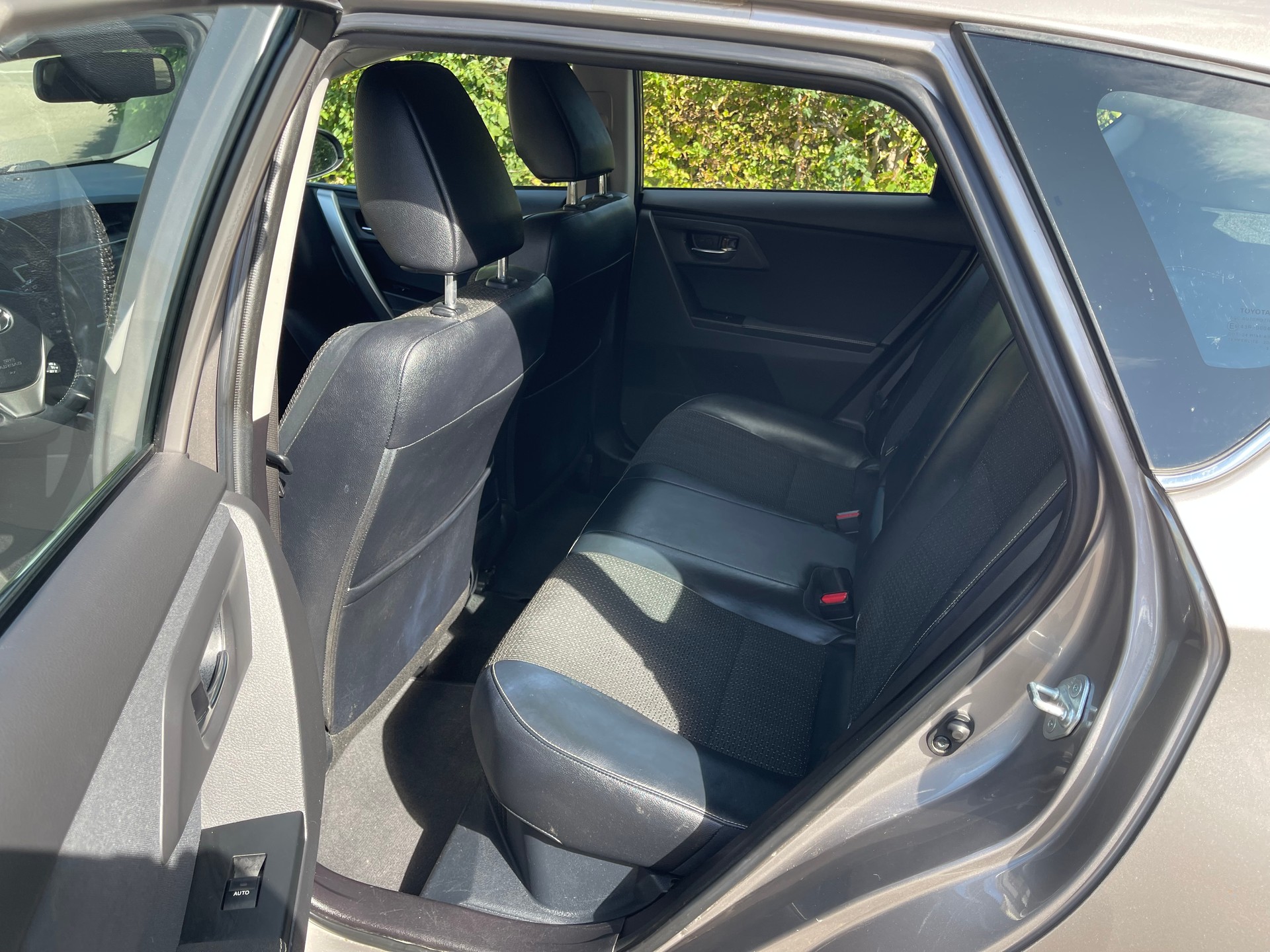 TOYOTA Auris 1.8 16V HSD Linea Luna-image-7