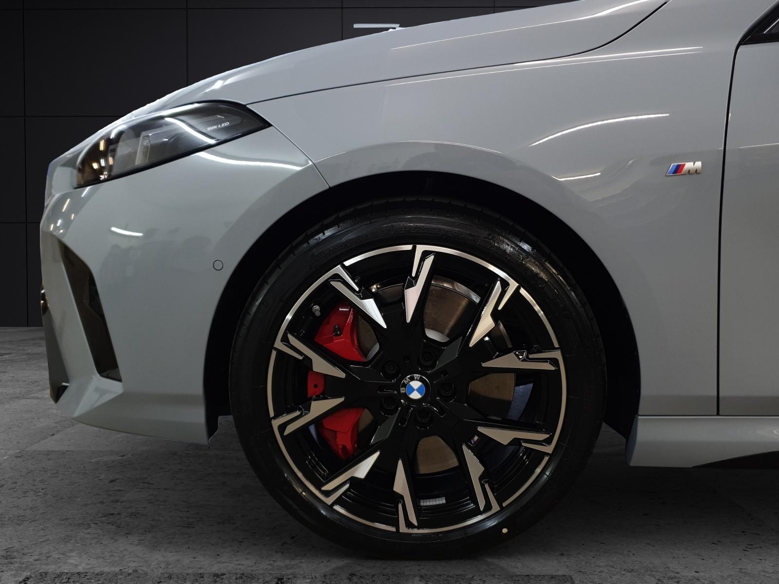 BMW 1er Reihe F70 M135i xDrive-image-8