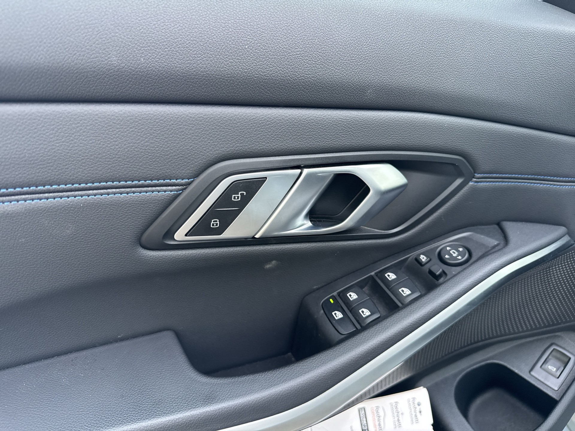 BMW 330i Touring xDrive Steptronic M Sport-image-16