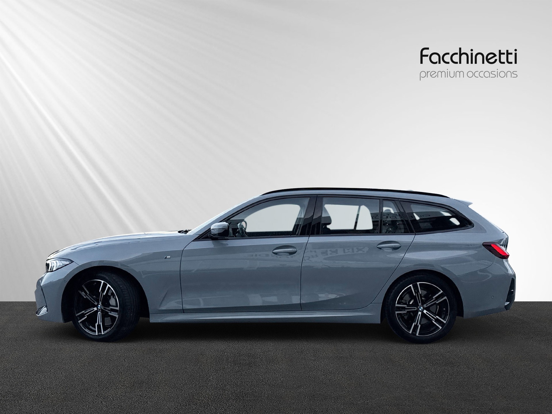 BMW 330i Touring xDrive Steptronic M Sport-image-1