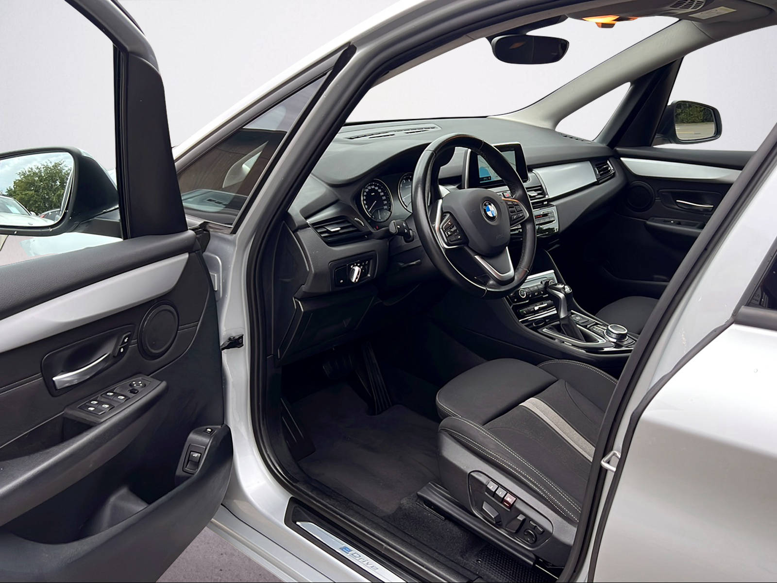 BMW 225xe iPerformance Active Tourer Steptronic-image-7