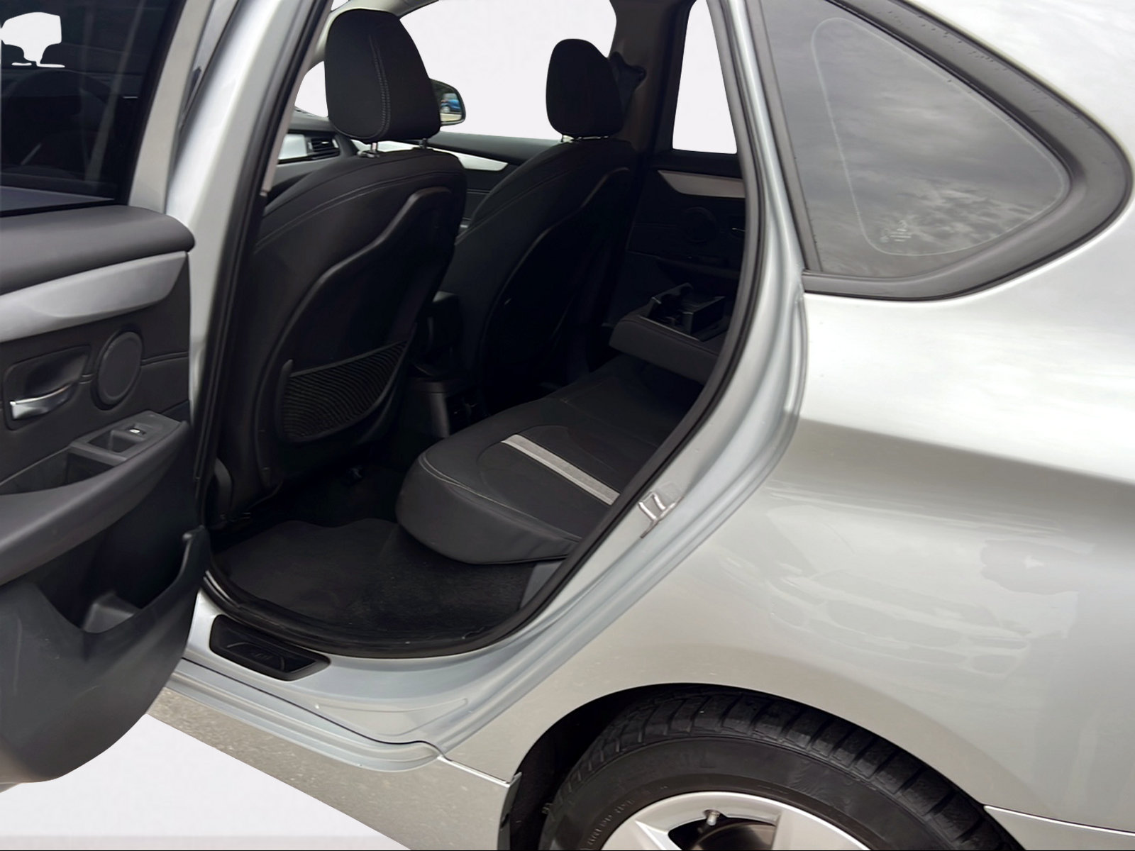 BMW 225xe iPerformance Active Tourer Steptronic-image-8