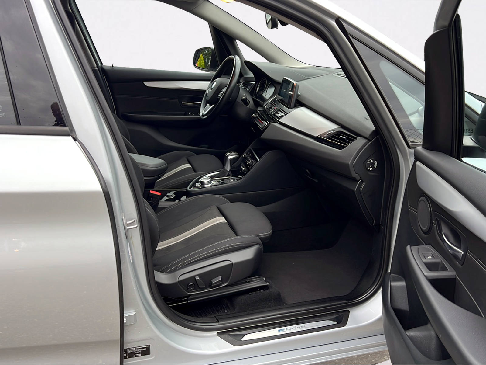 BMW 225xe iPerformance Active Tourer Steptronic-image-3