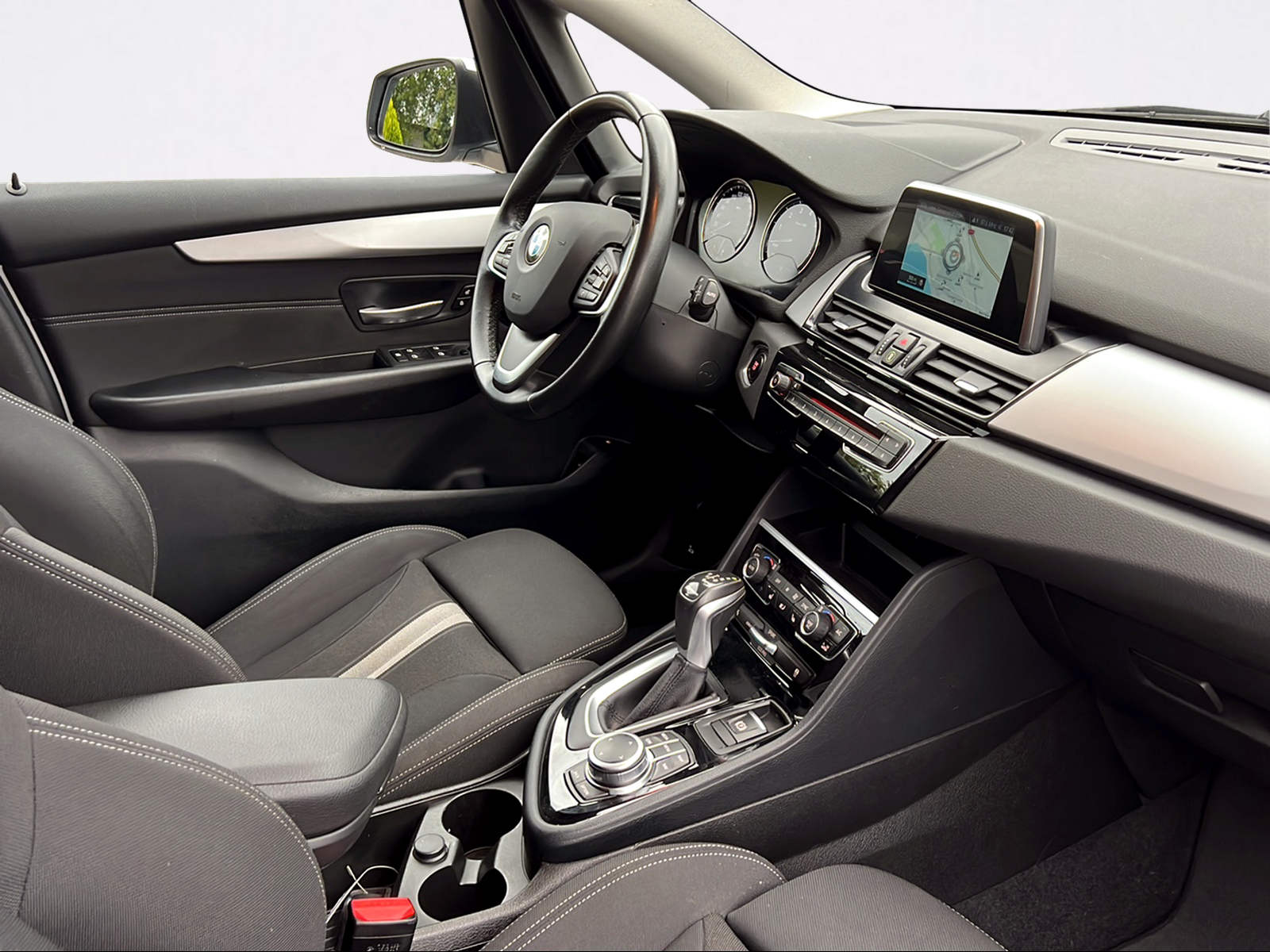BMW 225xe iPerformance Active Tourer Steptronic-image-2