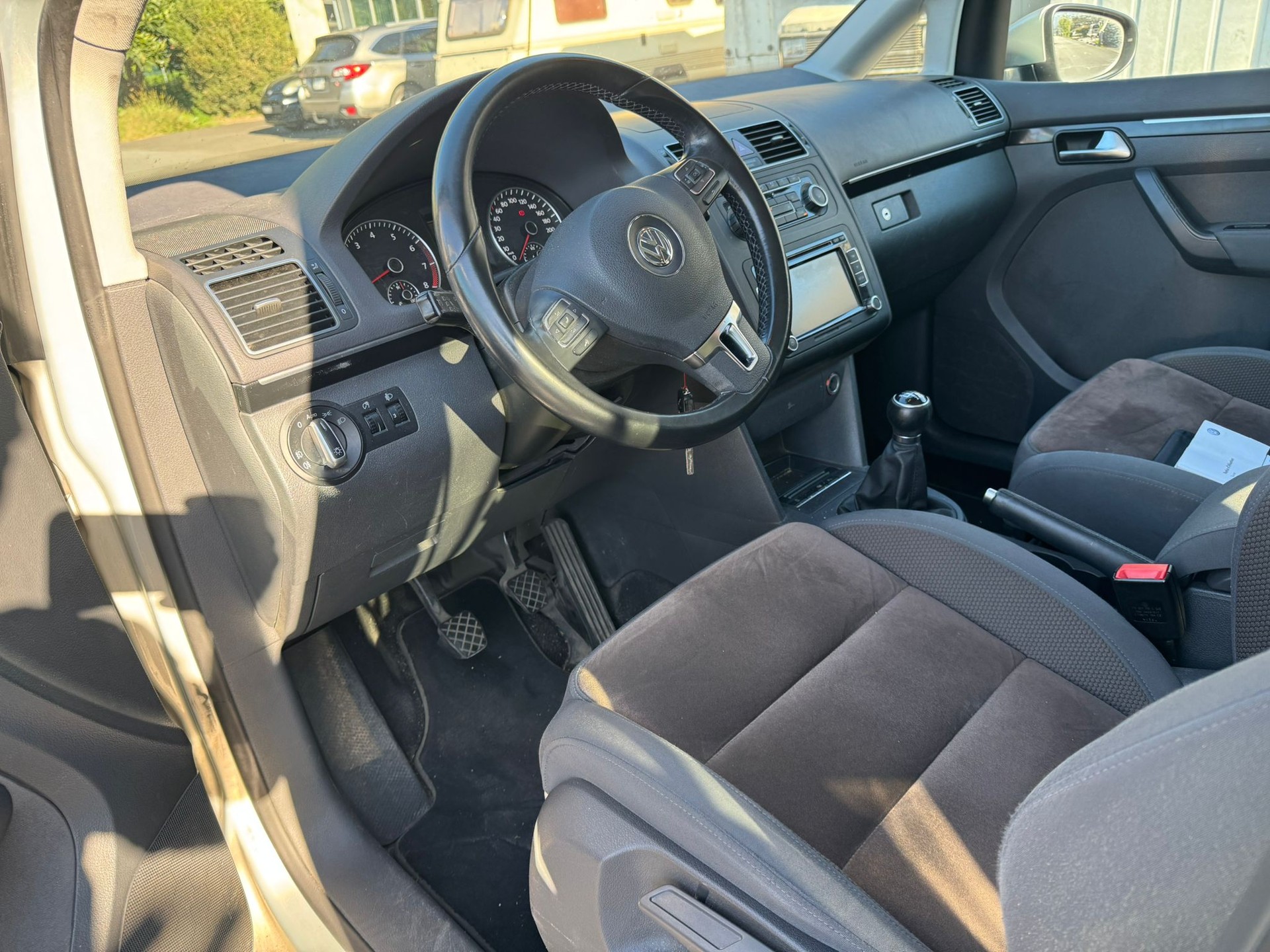 VW Touran 1.4 TSI Trendline-image-9