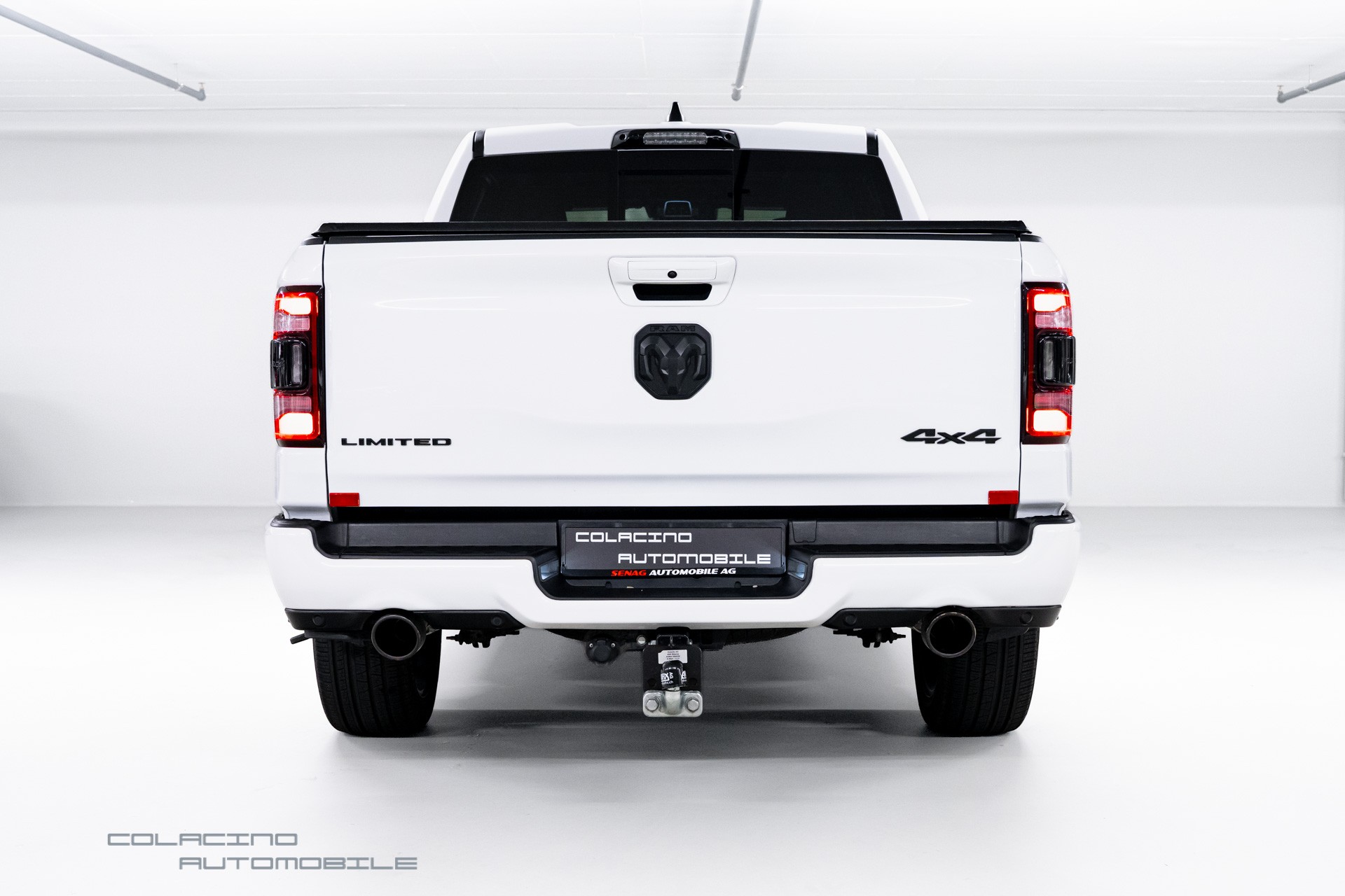 DODGE 1500 Crew Cab Limited-image-5