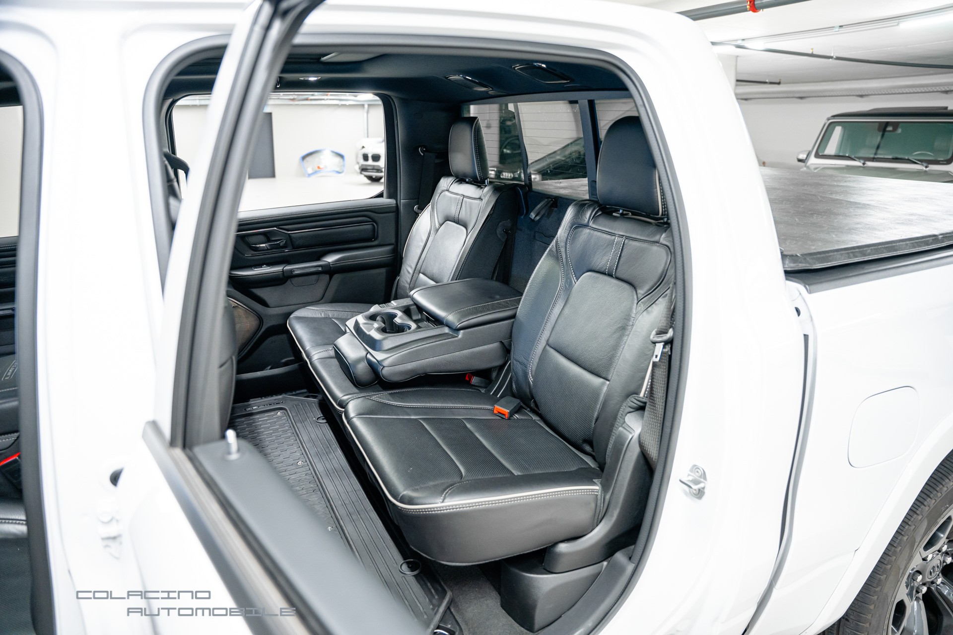 DODGE 1500 Crew Cab Limited-image-13