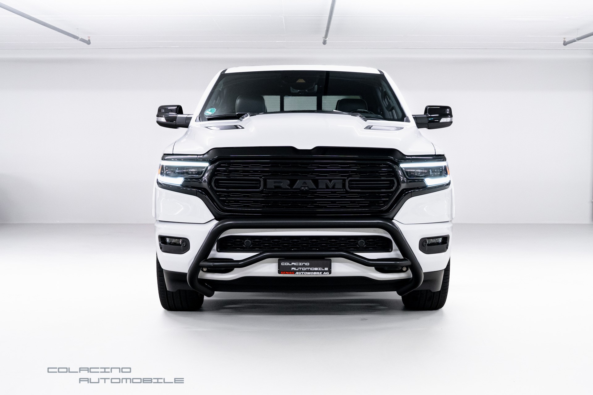 DODGE 1500 Crew Cab Limited-image-4